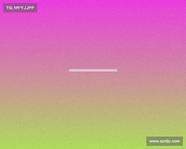 激情四溢的网球赛场：运动员挥拍拼搏与观众热烈呐喊交织的精彩瞬间